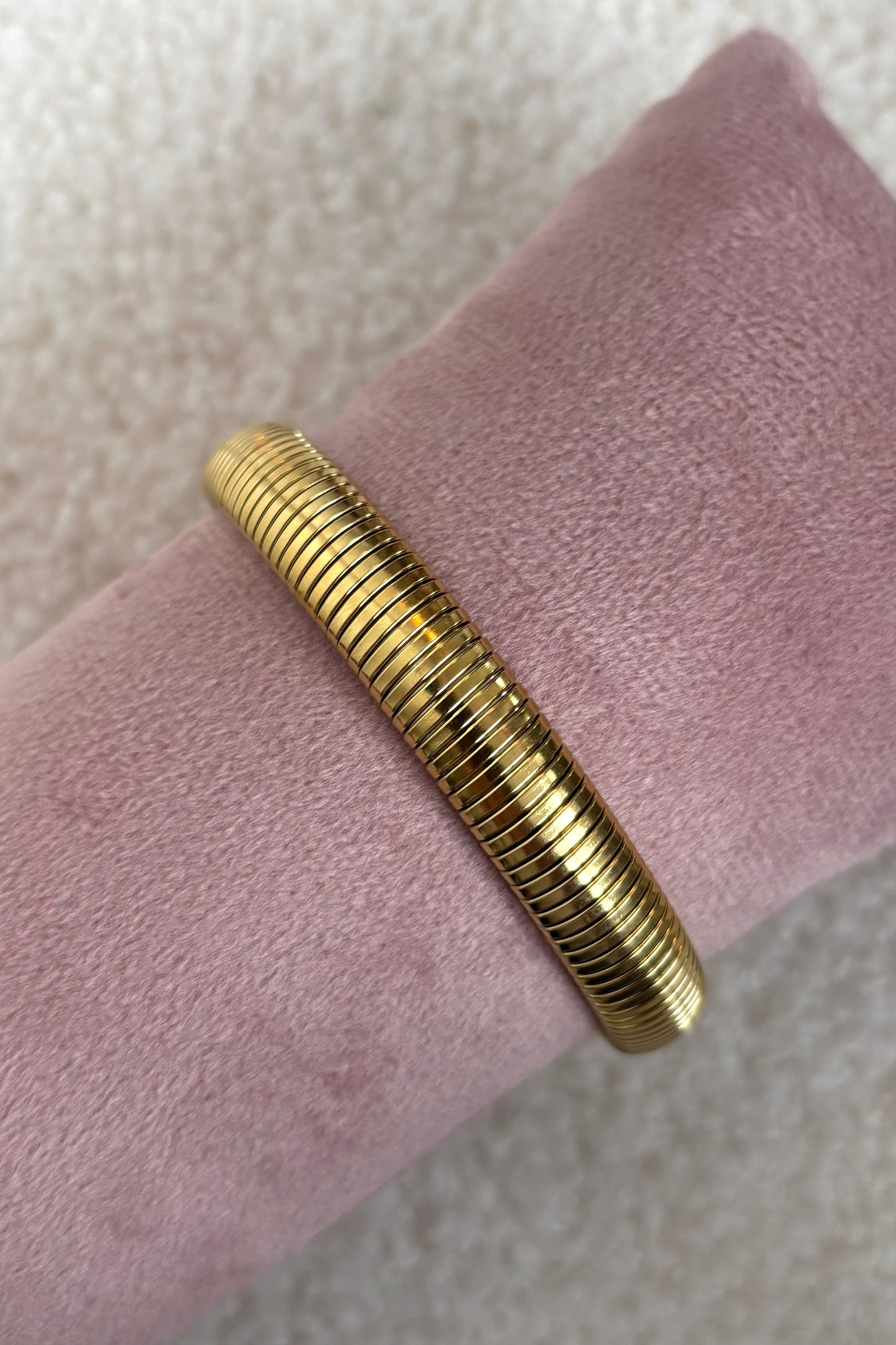 Bold bangle goud